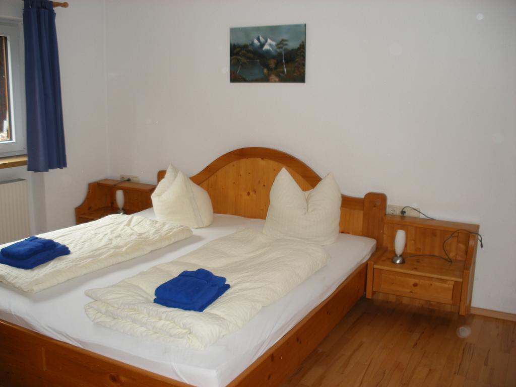 Haus Ausserbach Gaschurn Szoba fotó
